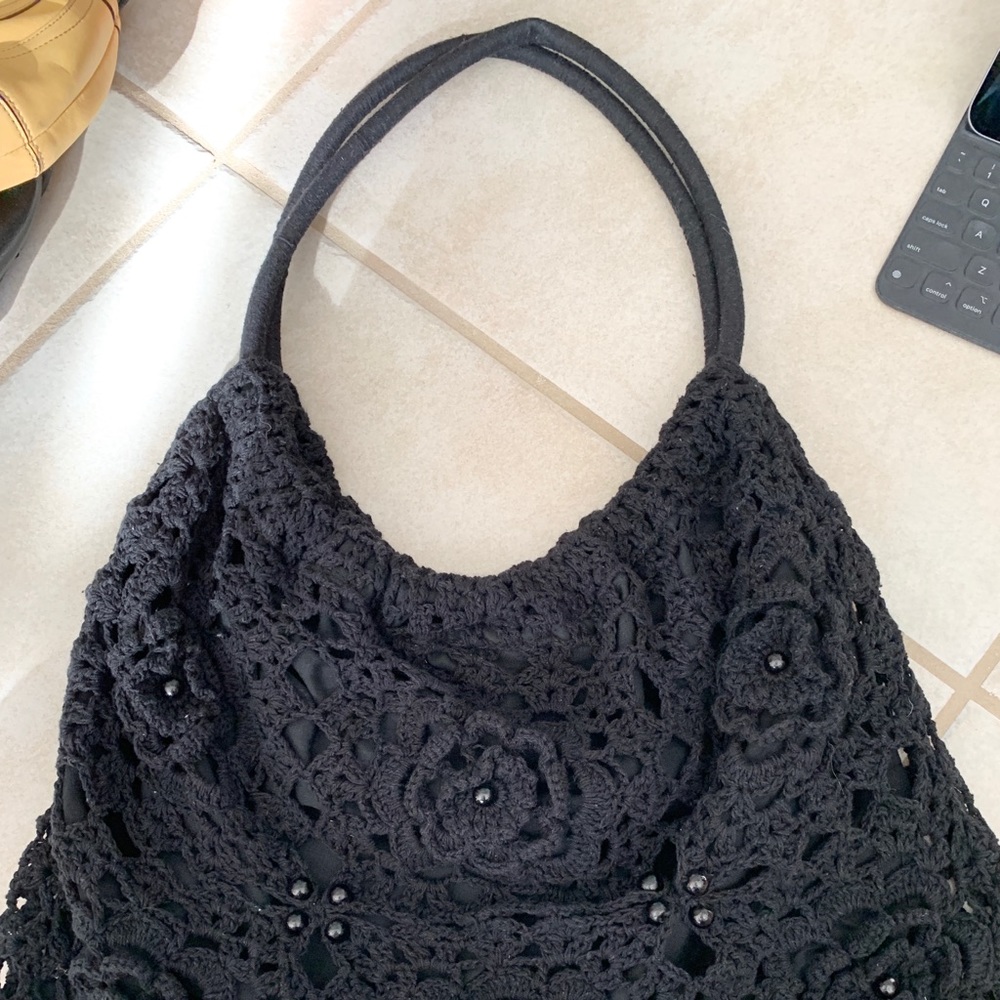 CROCHET PURSE with BEADS & ROSETTES by TAN.- NEW!